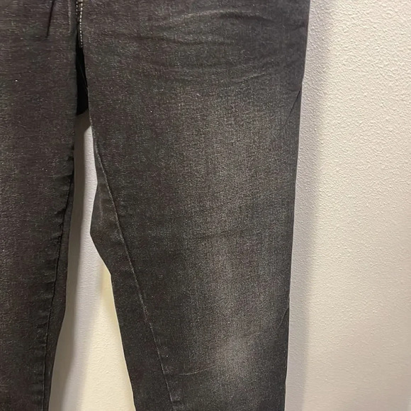 universal Standard woman’s black jeans - Picture 3 of 9